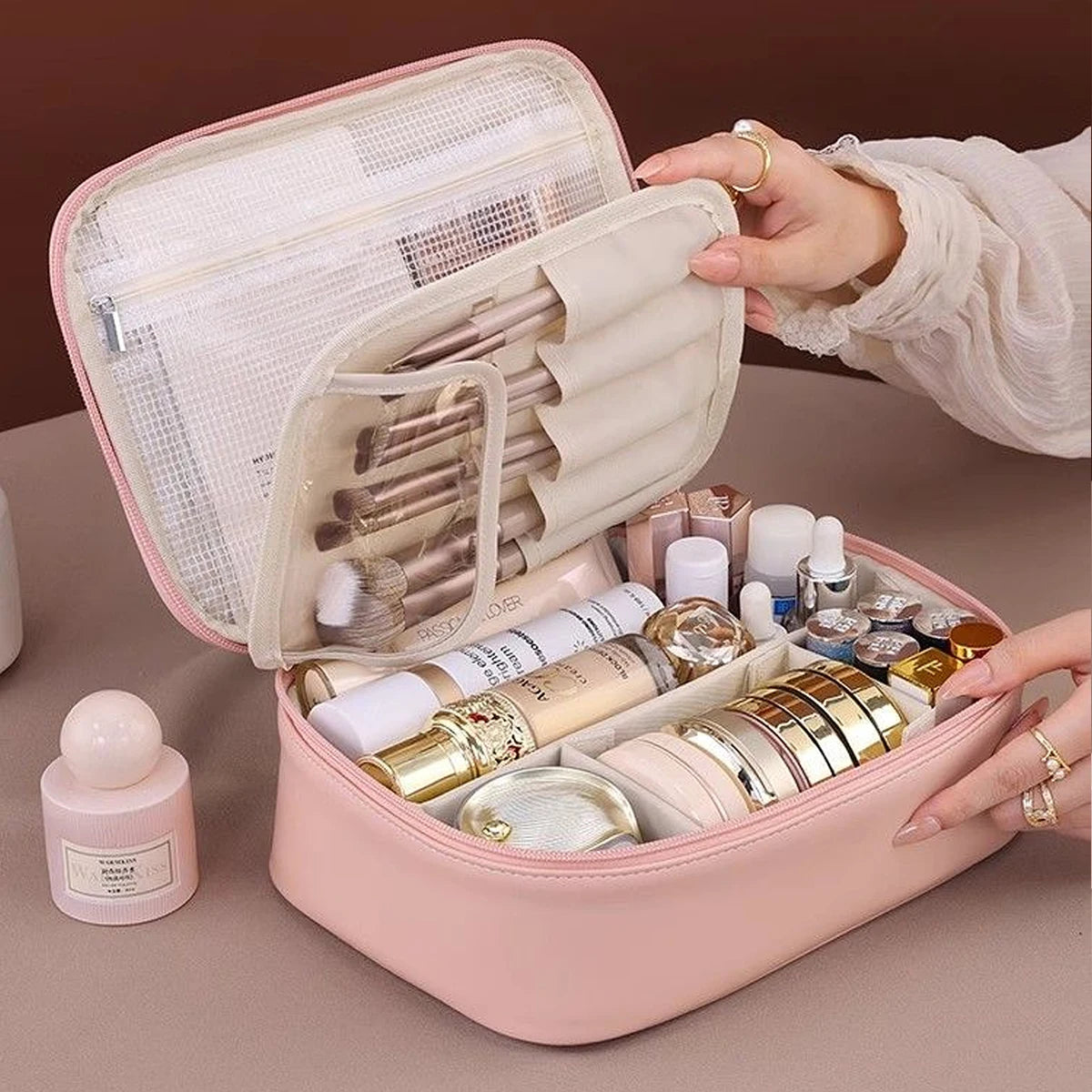 Leather makeup portable bag with high-end outdoor capacity